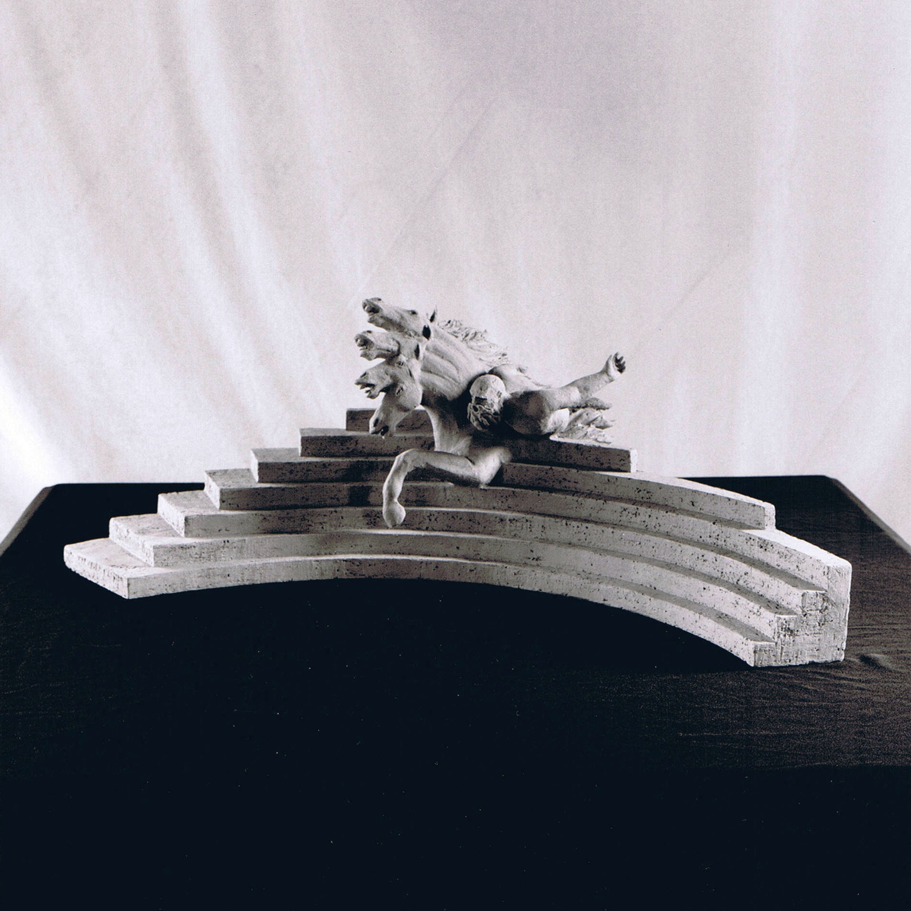 Sculpture terre cuite ronde-bosse monument