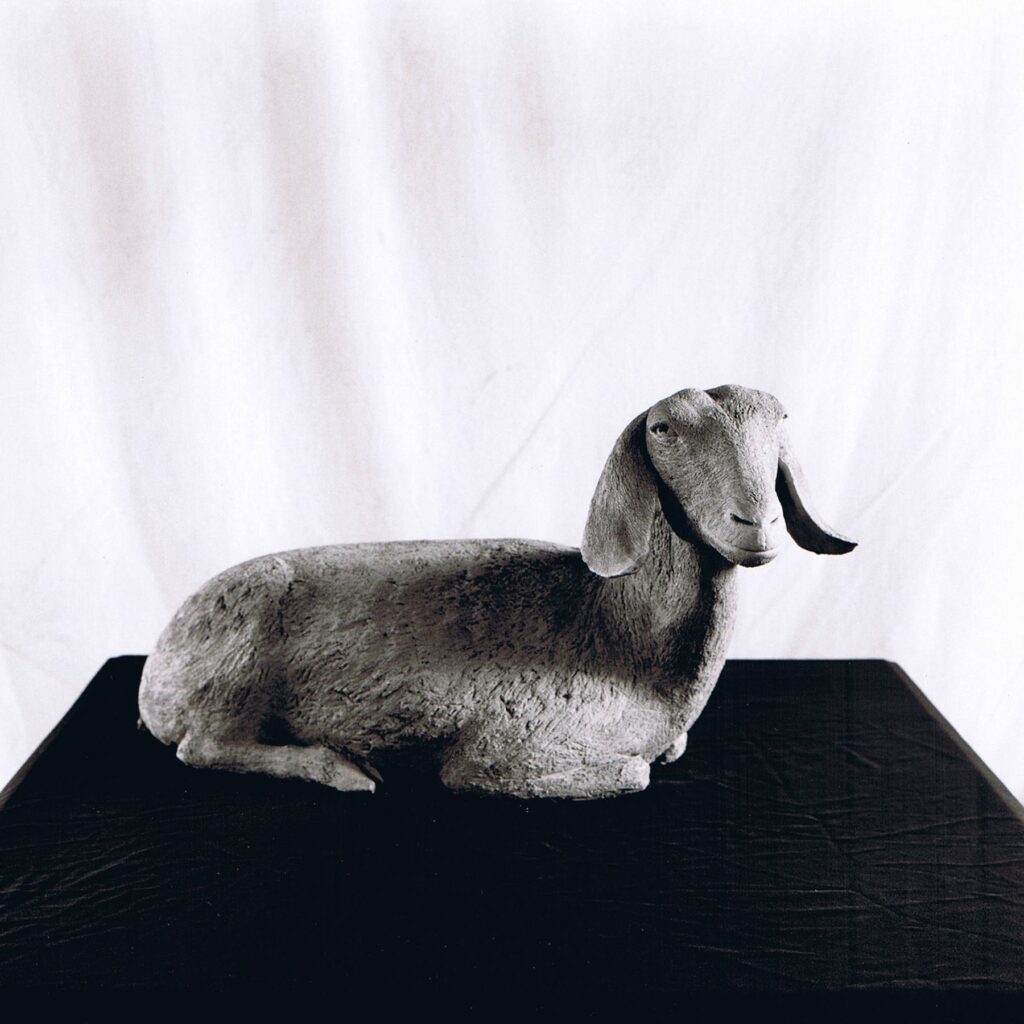 Sculpture terre cuite ronde-bosse animal chèvre