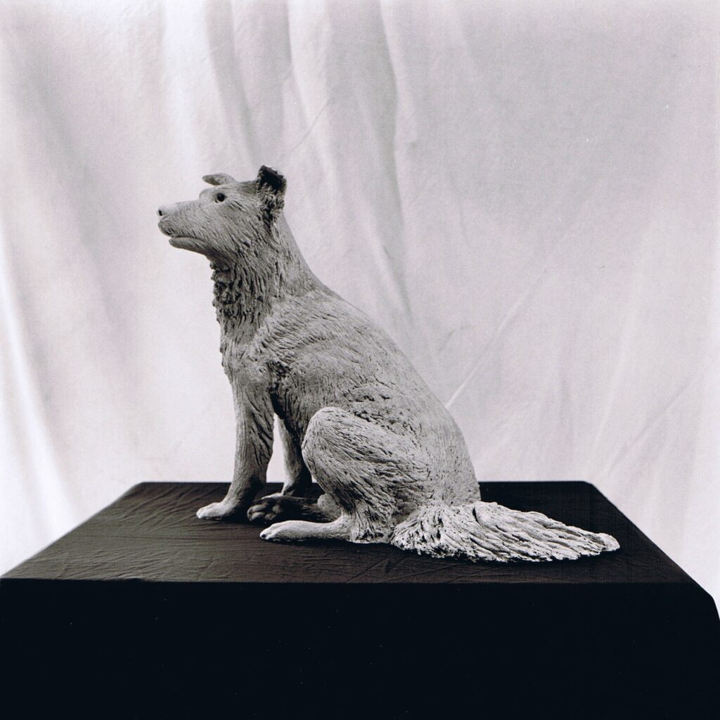 Sculpture terre cuite ronde-bosse animal chien