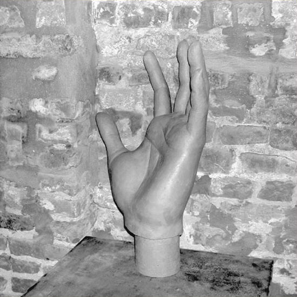Sculpture terre cuite ronde-bosse main