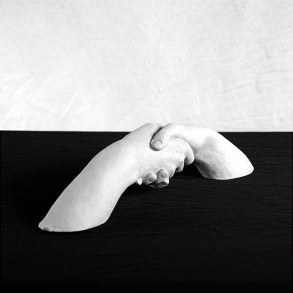 Sculpture terre cuite ronde-bosse main