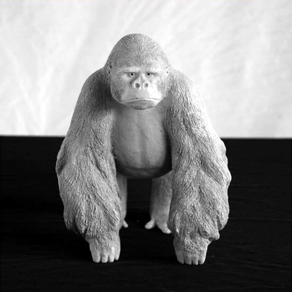 Sculpture terre cuite ronde-bosse animal gorille