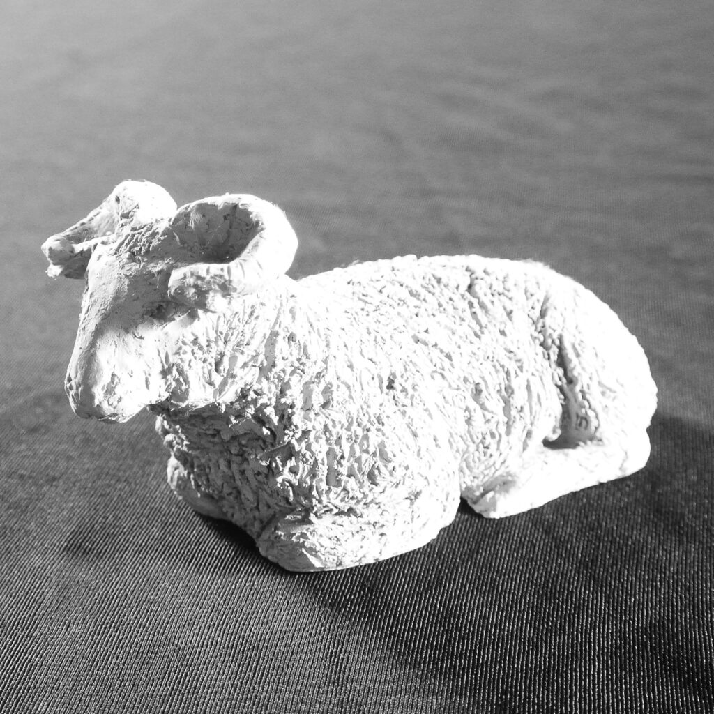Sculpture terre cuite ronde-bosse animal bélier