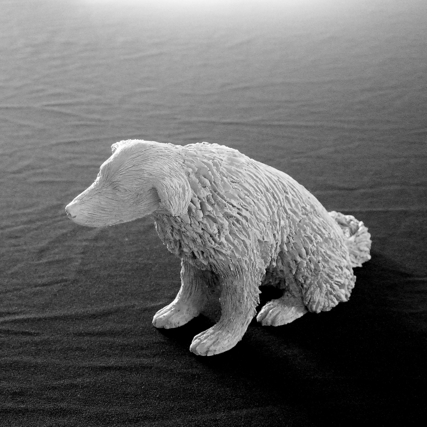 Sculpture terre cuite ronde-bosse animal chien