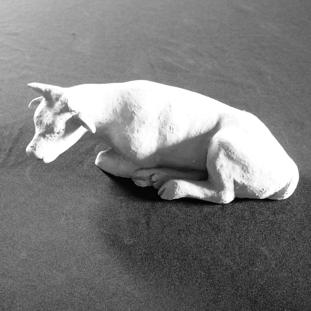 Sculpture terre cuite ronde-bosse animal taureau