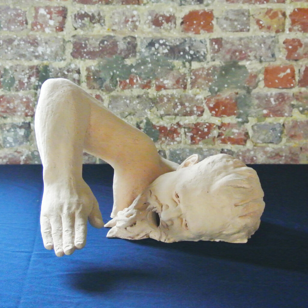 Sculpture terre cuite ronde-bosse