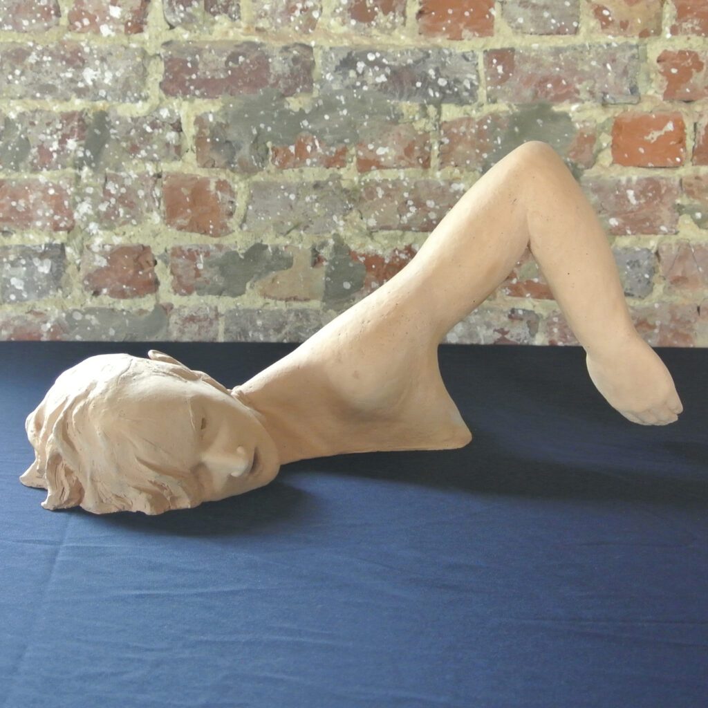 Sculpture terre cuite ronde-bosse